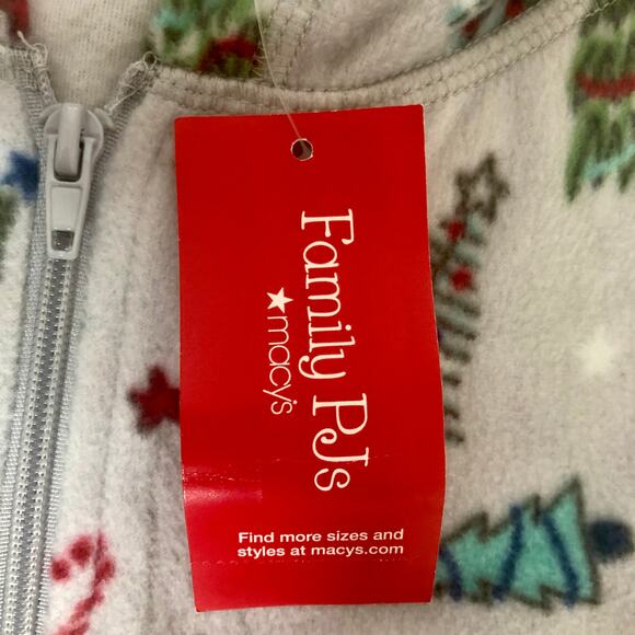 Holiday Family PJs Festive Trees One Piece - Size Medium - Picture 12 of 14